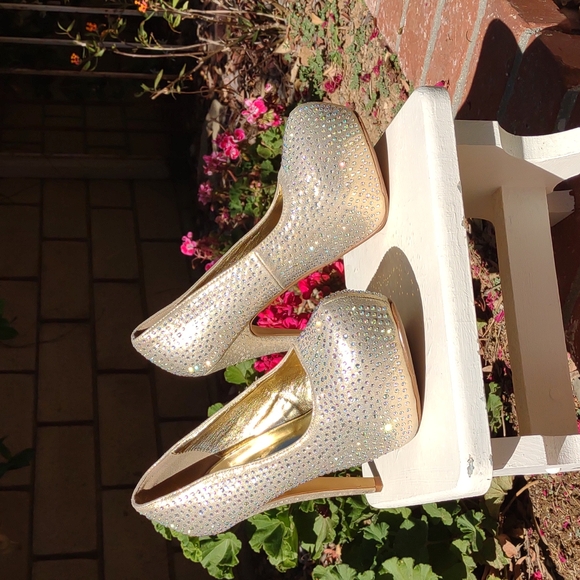 Delicacy Gold Rhinestone Platform Super High Pumps 7.5 - Picture 1 of 9